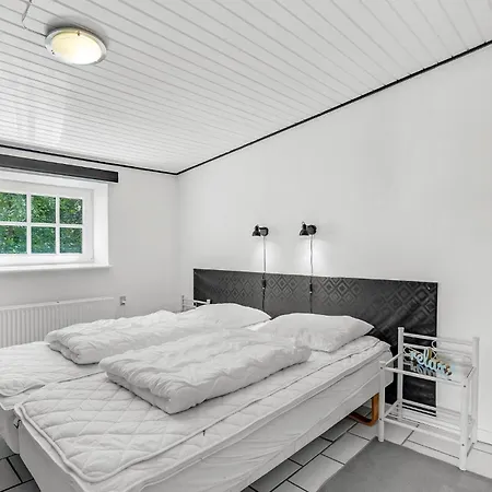 5 Bedroom In *
